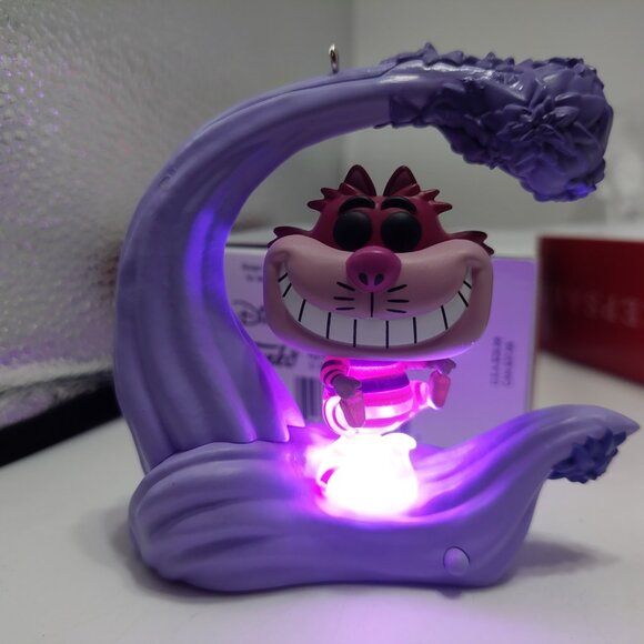 Hallmark Alice in Wonderland Cheshire Cat Funko Pop Ornament  2004 Light Up - Picture 3 of 10